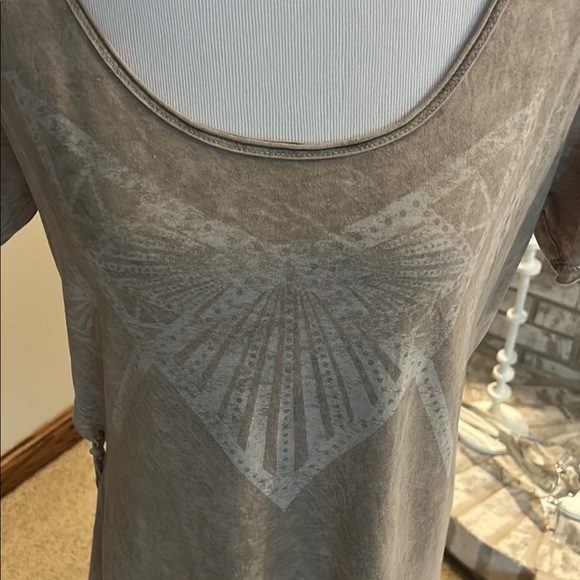 Daytrip top with fun back! - Picture 5 of 11